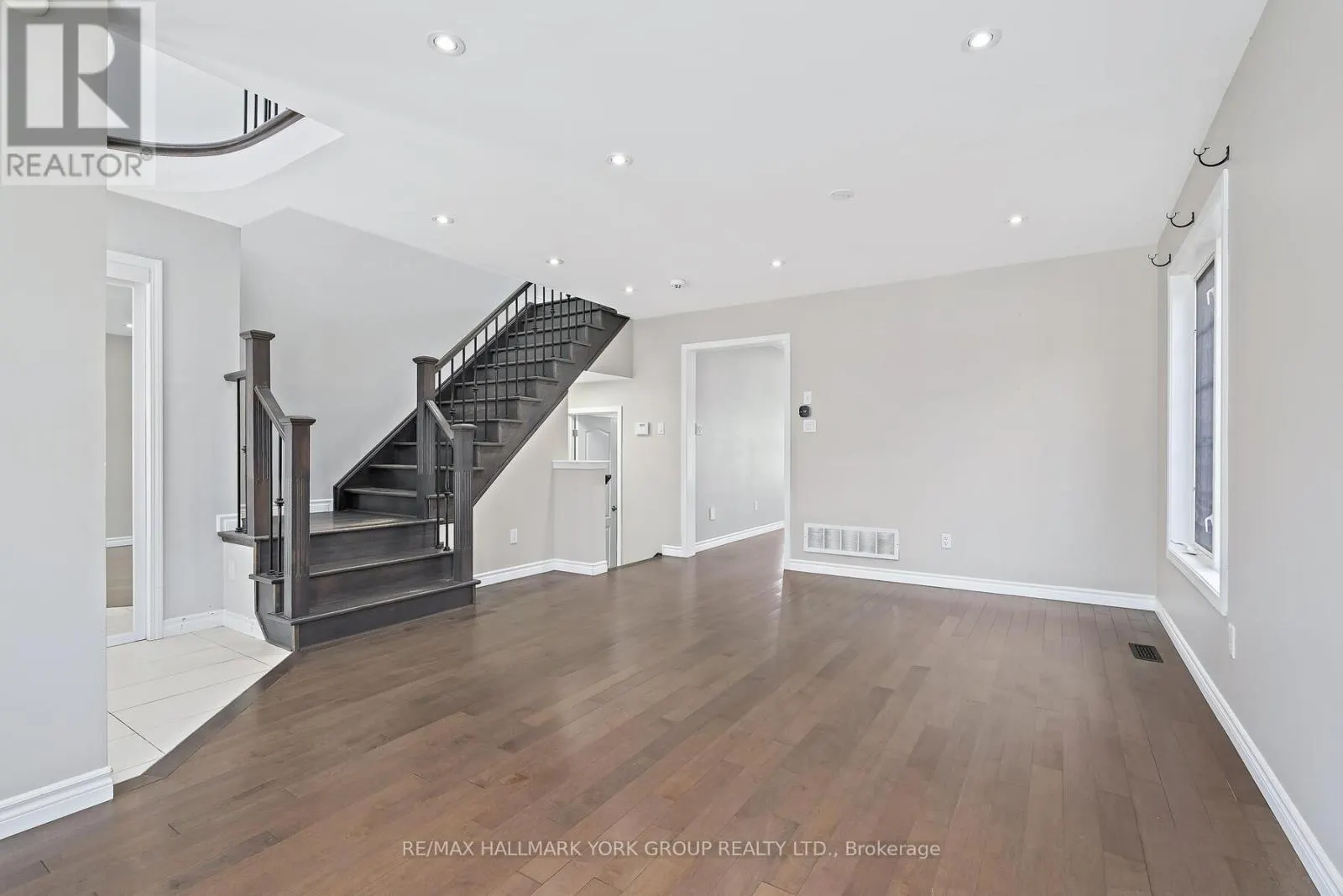 5562 BROADPATH GATE