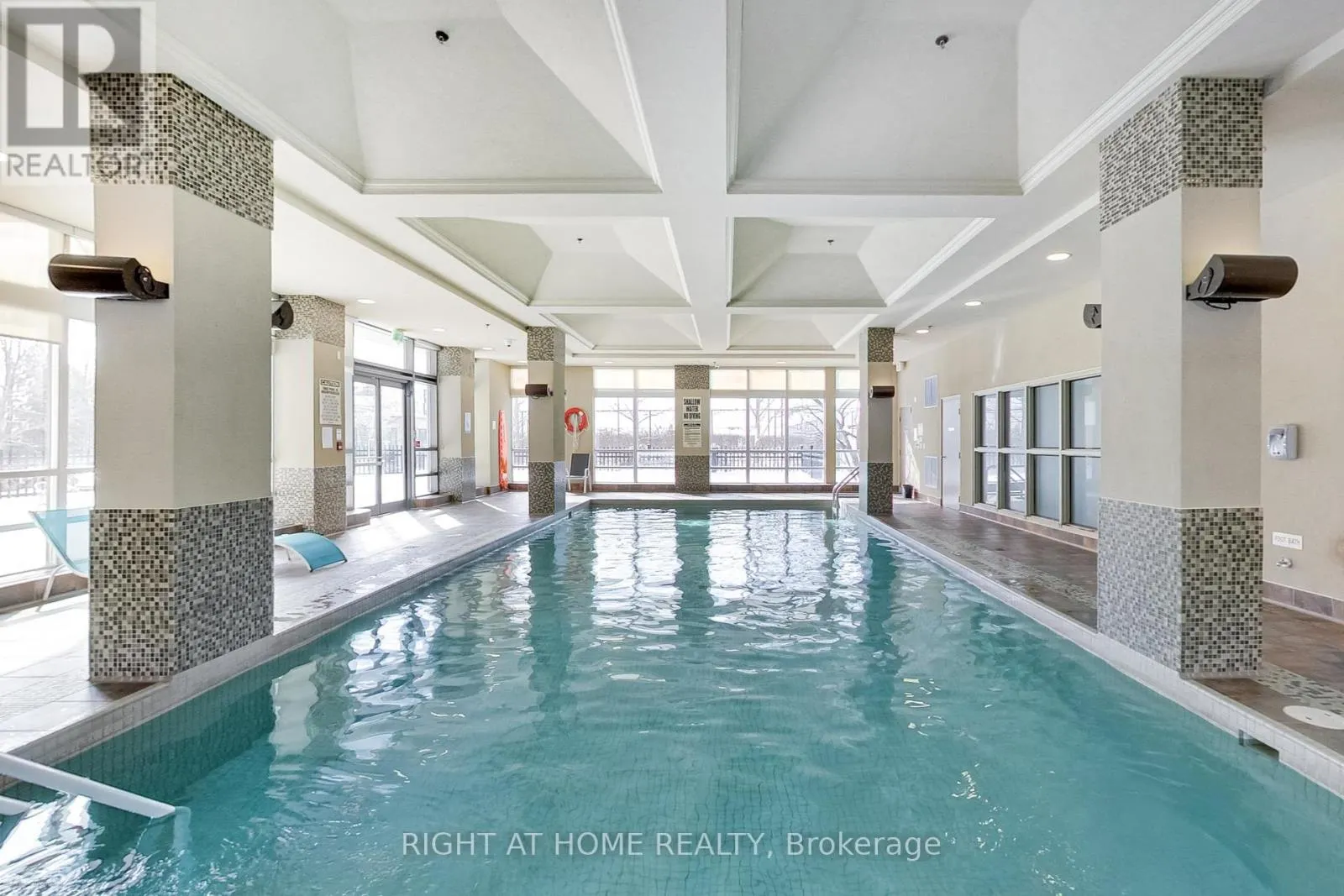 515 - 349 RATHBURN ROAD W