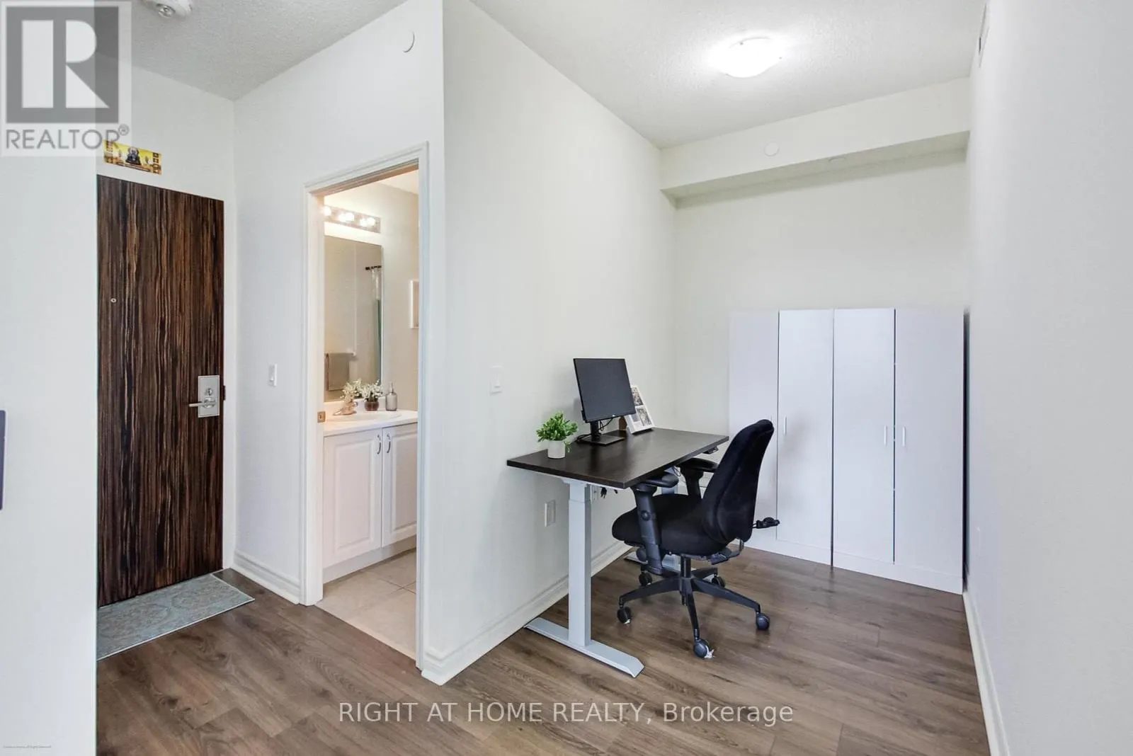 515 - 349 RATHBURN ROAD W
