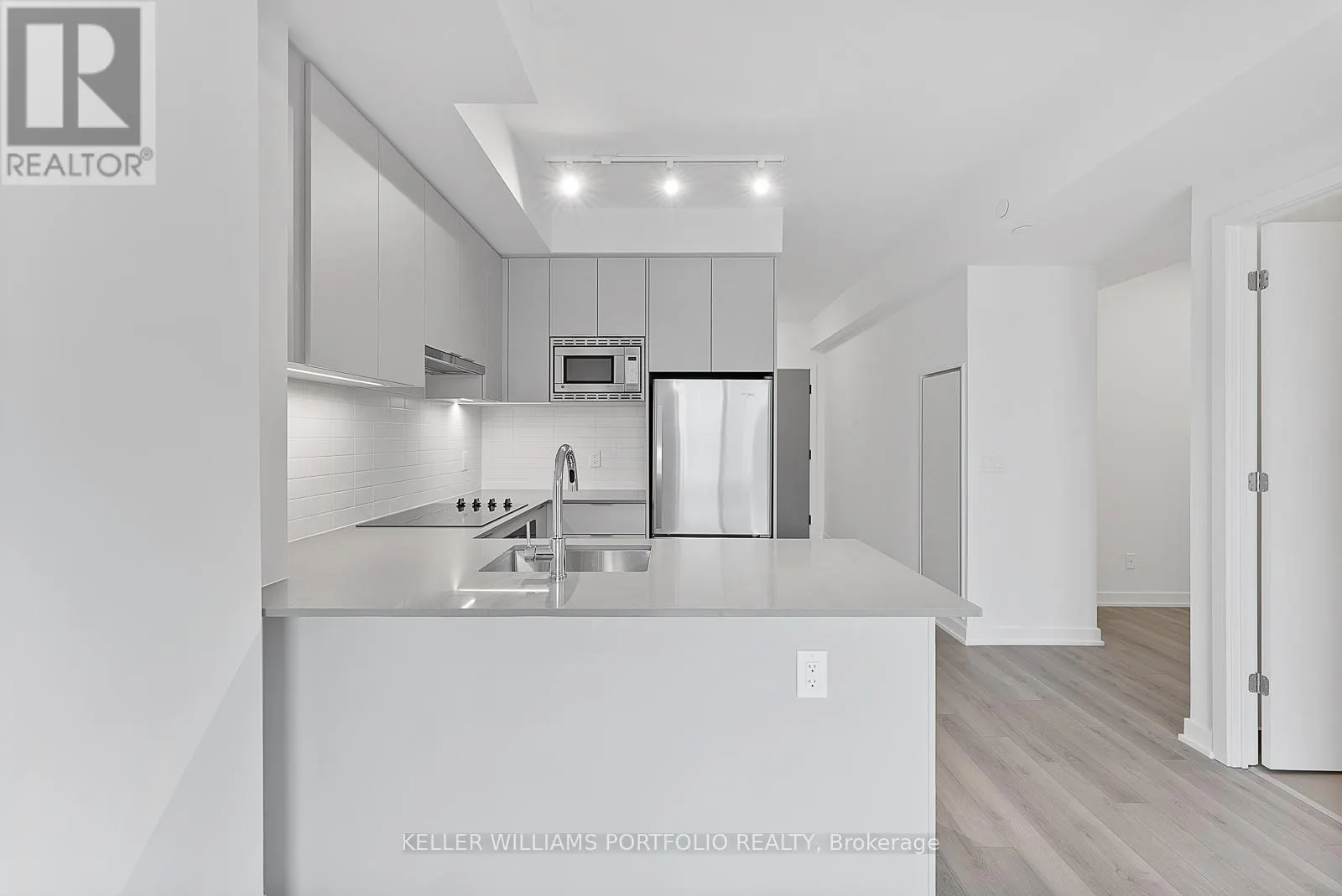 1601 - 3079 TRAFALGAR ROAD