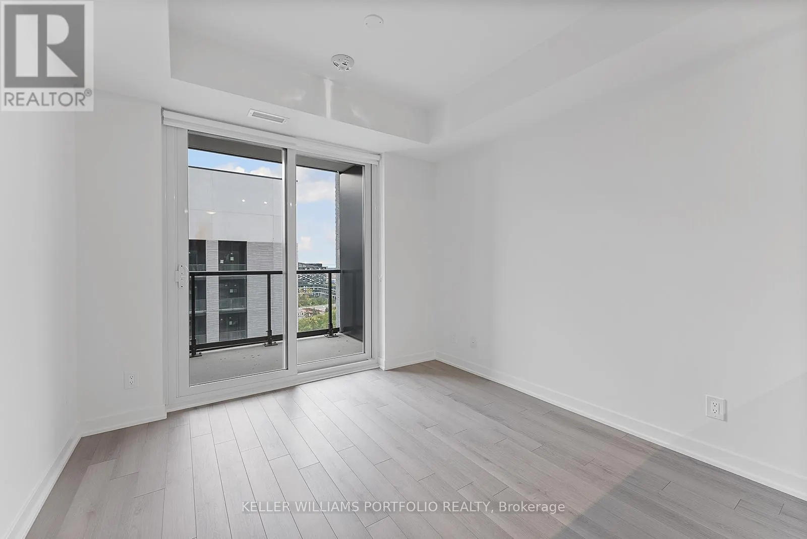1601 - 3079 TRAFALGAR ROAD