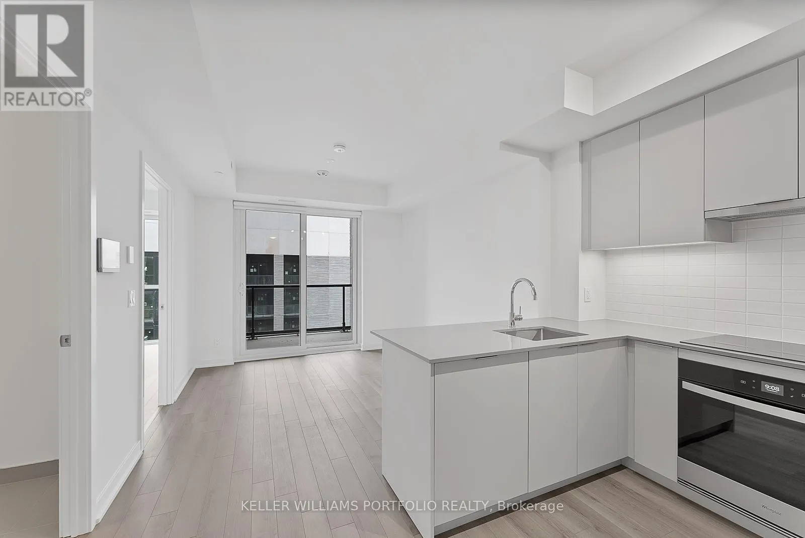 1601 - 3079 TRAFALGAR ROAD