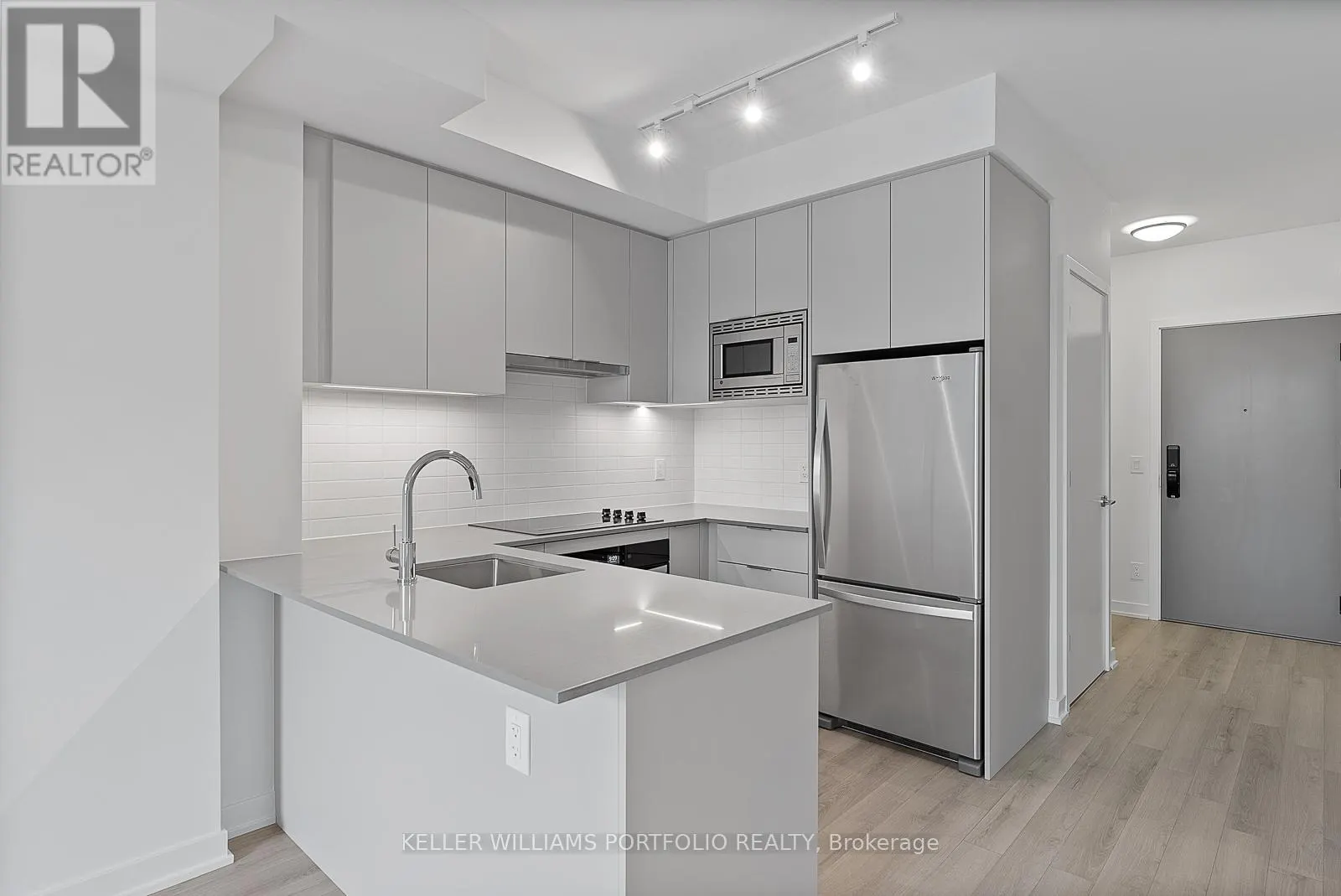 1601 - 3079 TRAFALGAR ROAD