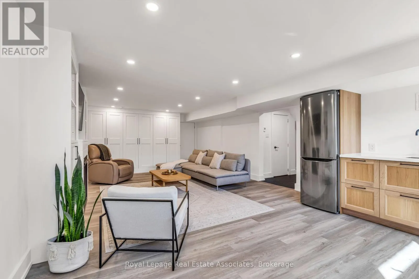 944 TENTH STREET