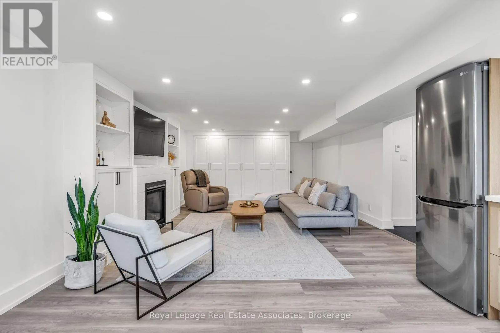 944 TENTH STREET