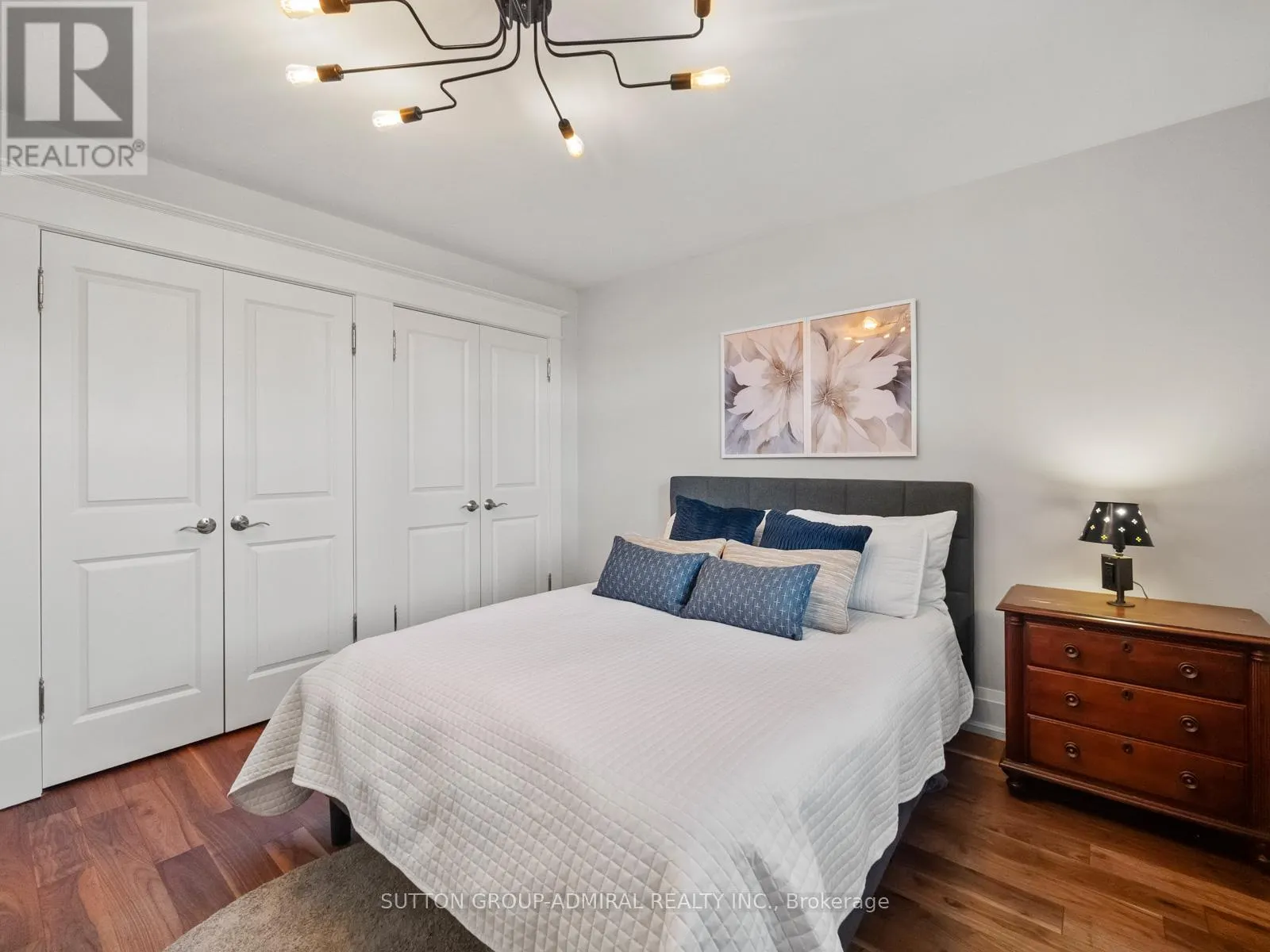 26 PUCKERIDGE CRESCENT