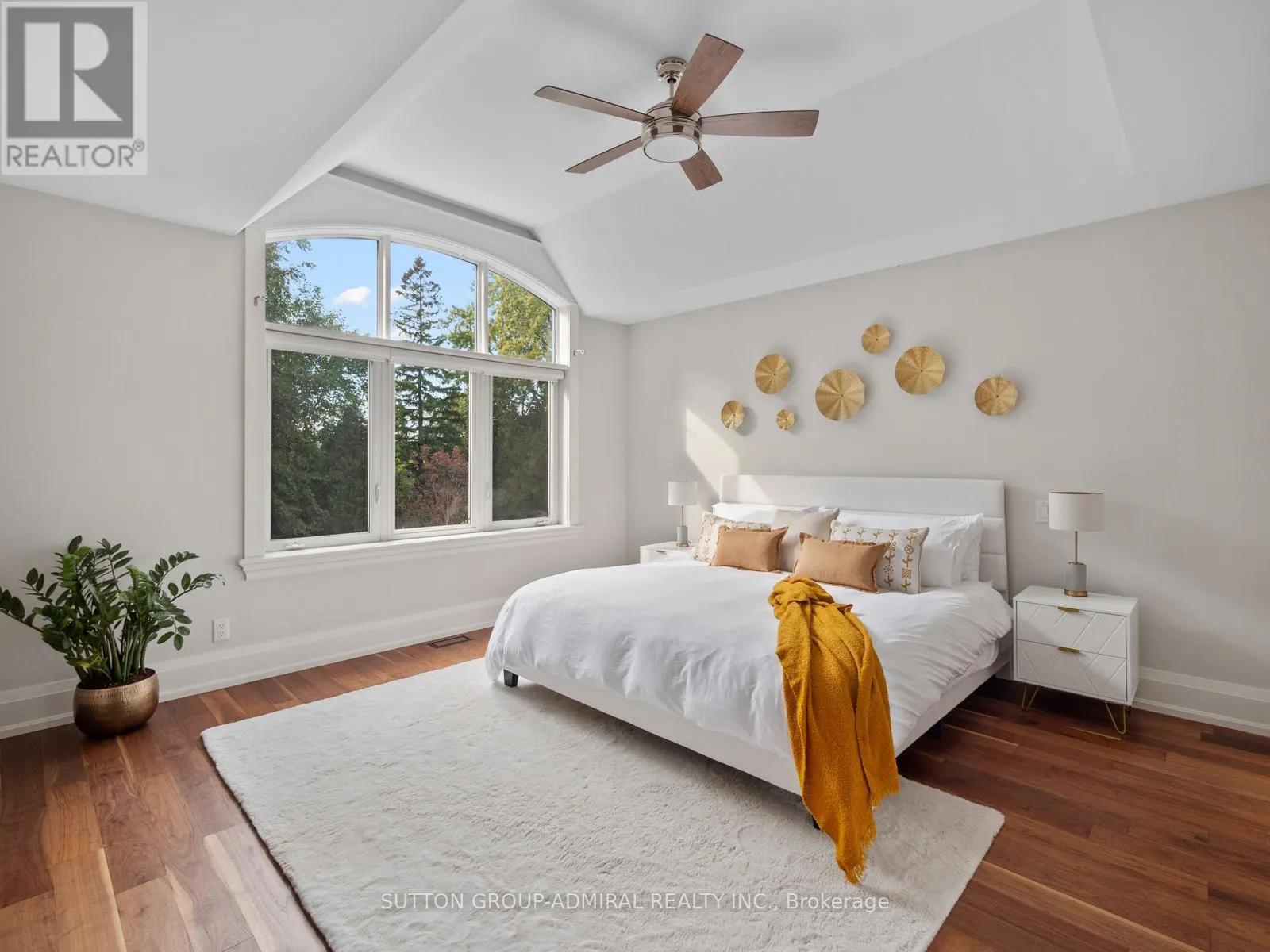 26 PUCKERIDGE CRESCENT
