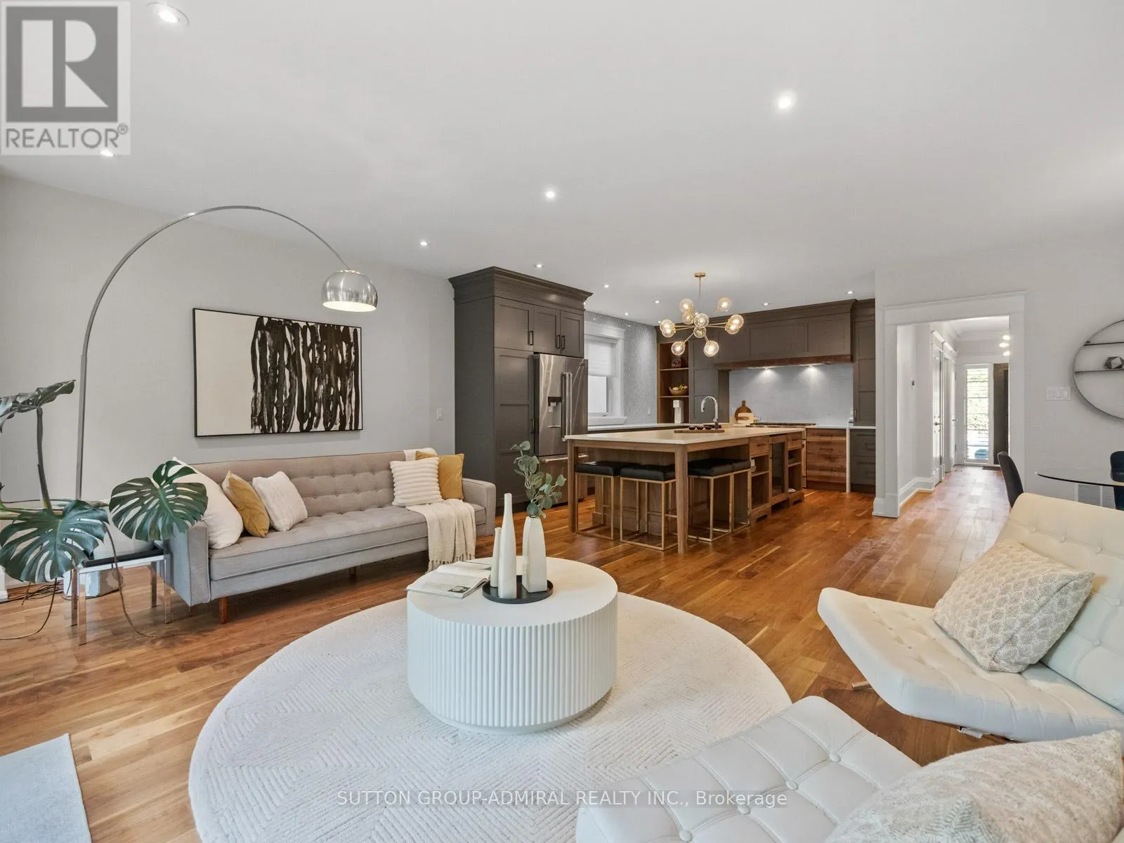 26 PUCKERIDGE CRESCENT
