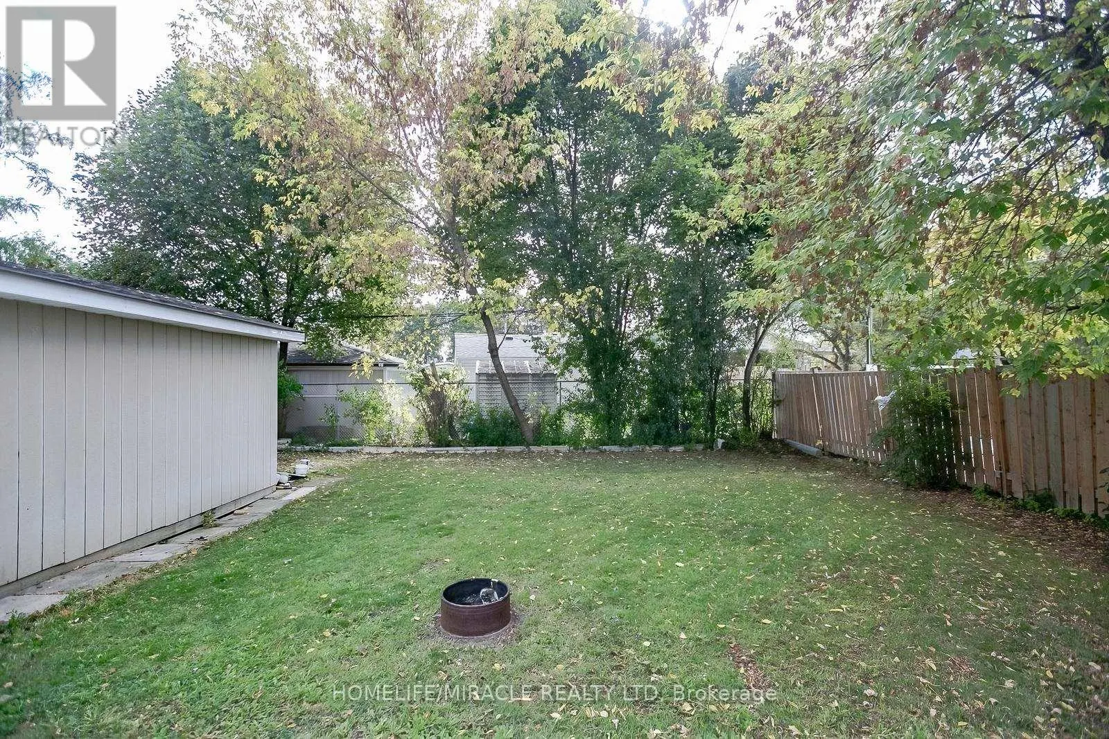 76 RAYLAWN CRESCENT