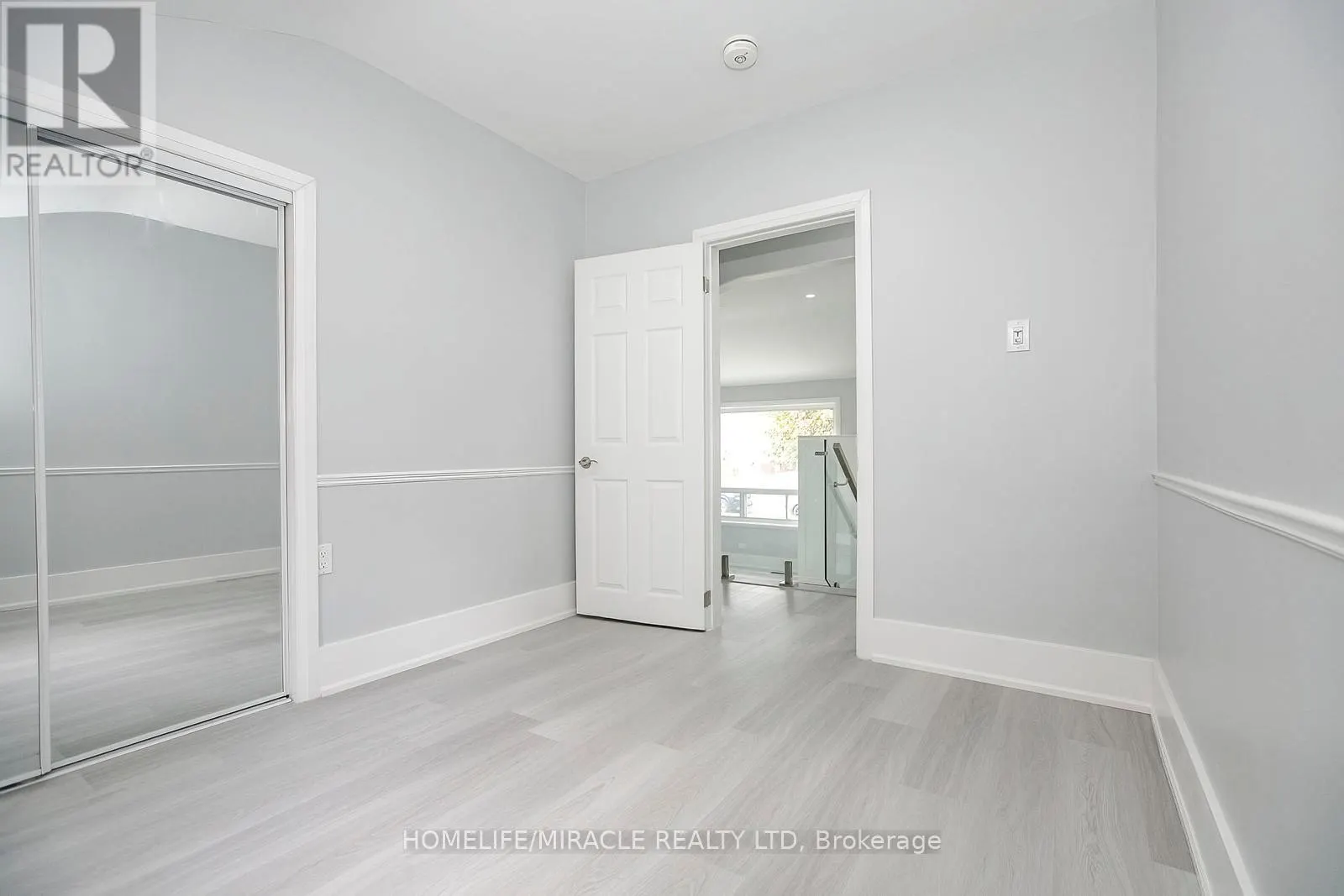 76 RAYLAWN CRESCENT