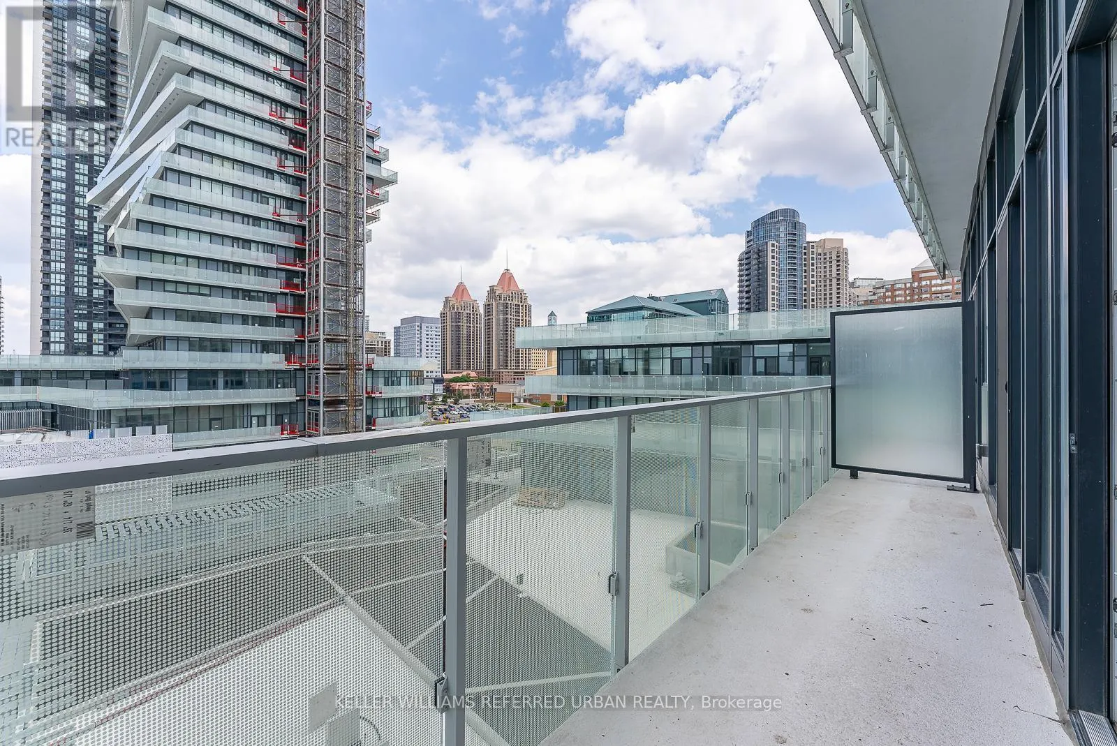 602 - 3883 QUARTZ ROAD