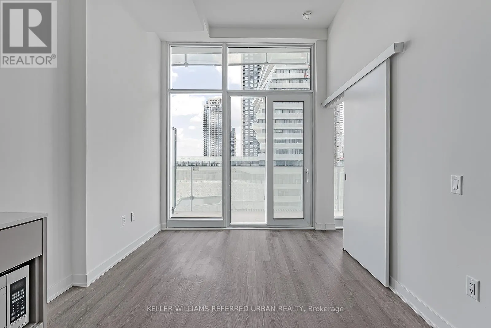 602 - 3883 QUARTZ ROAD