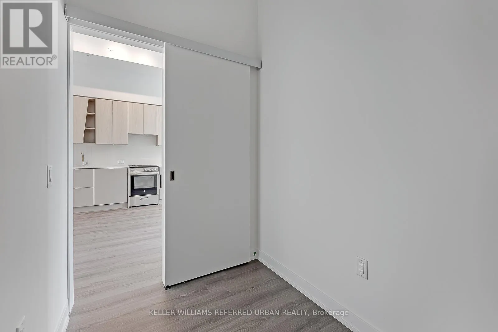 602 - 3883 QUARTZ ROAD