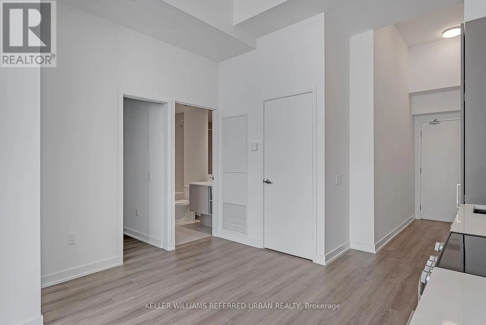 602 - 3883 QUARTZ ROAD
