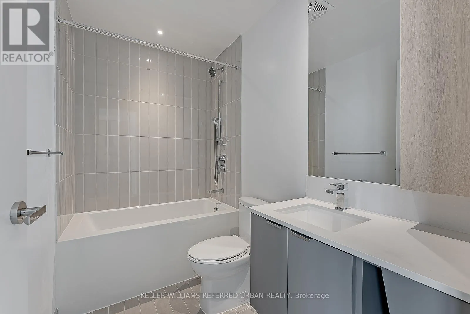 602 - 3883 QUARTZ ROAD