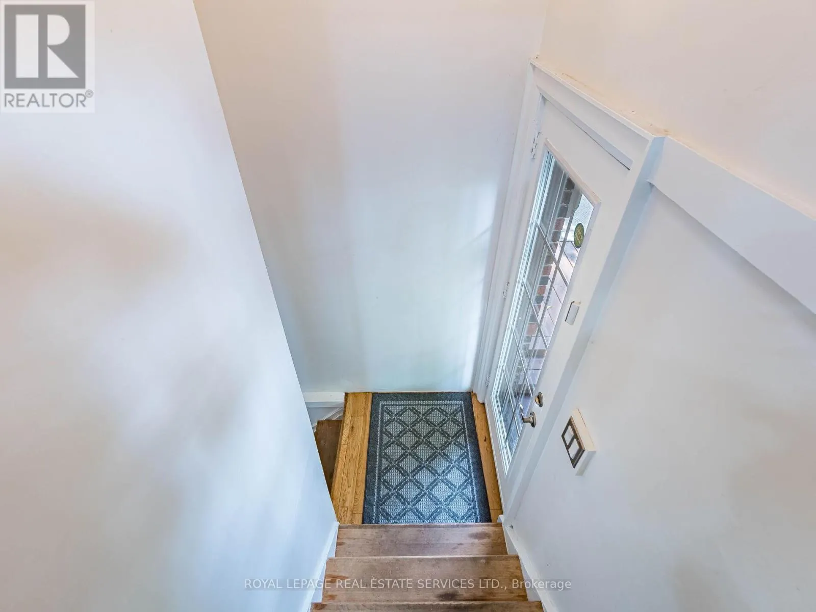 92 MILL STREET S