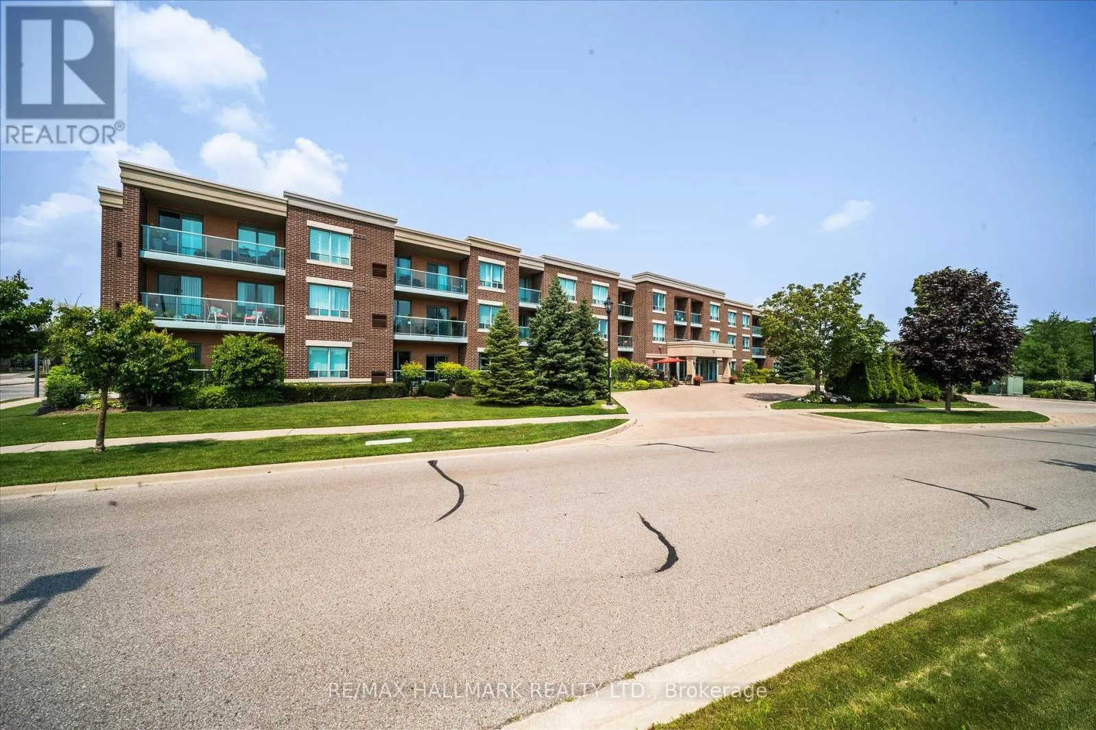 318 - 65 VIA ROSEDALE