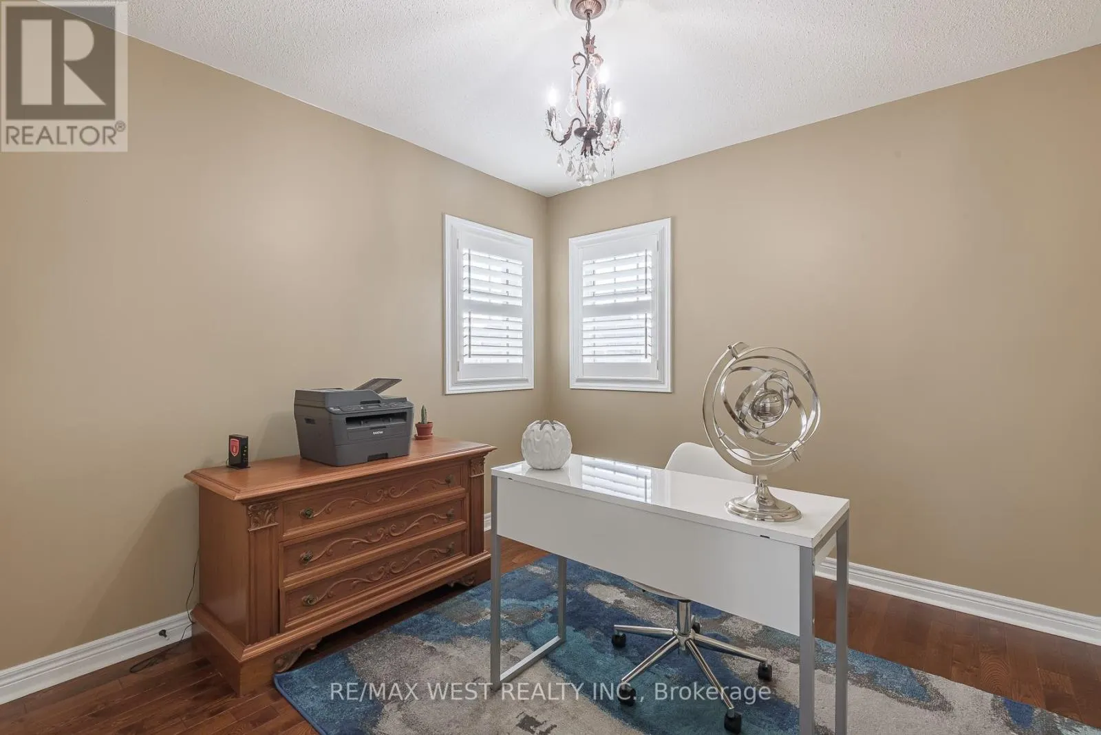17 HAWKRIDGE TRAIL