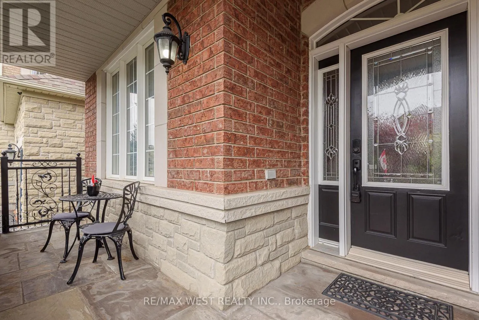 17 HAWKRIDGE TRAIL