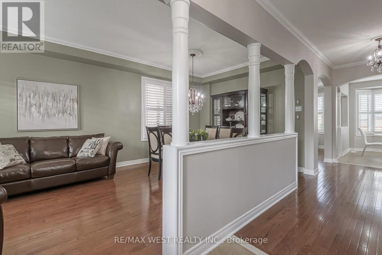 17 HAWKRIDGE TRAIL
