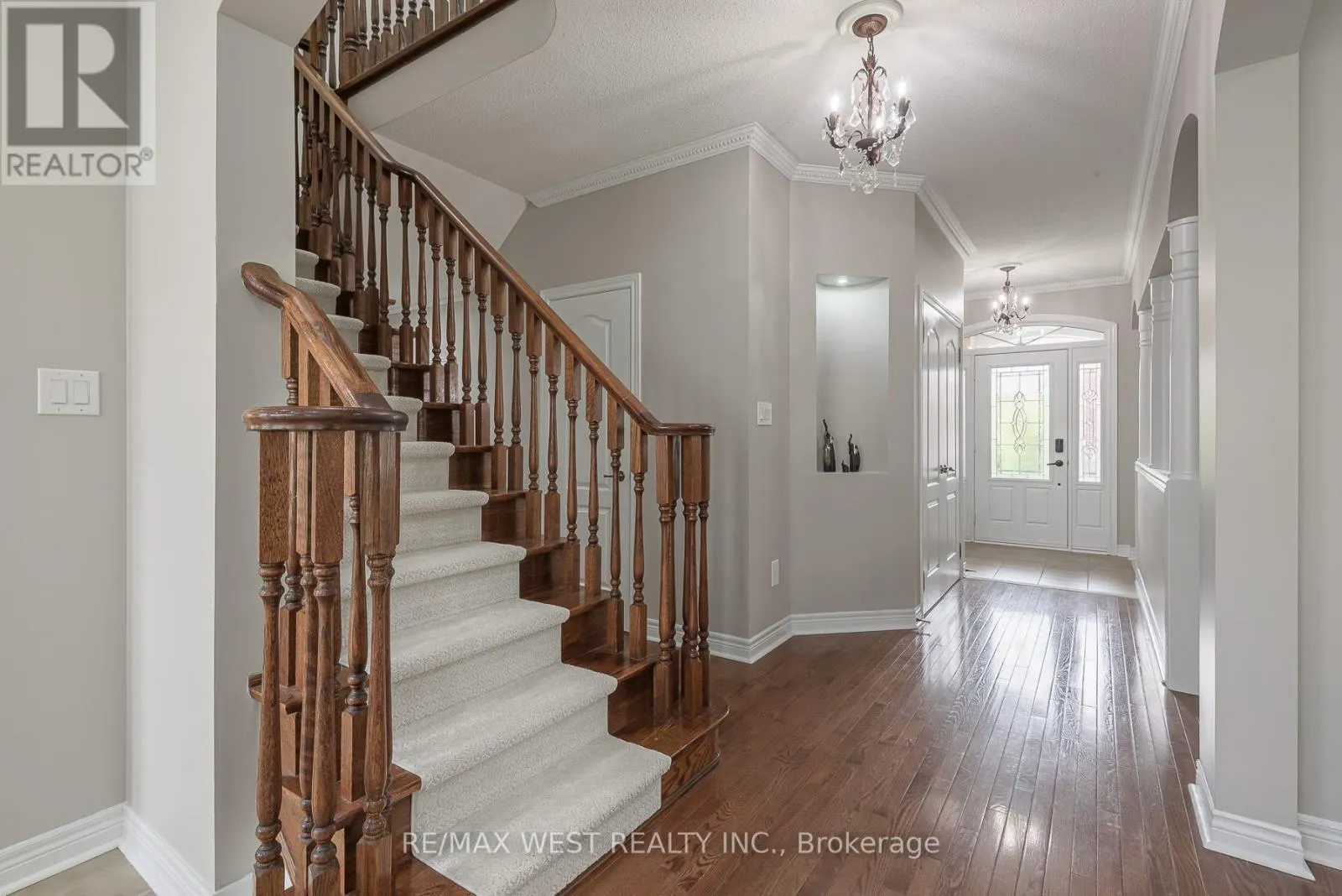 17 HAWKRIDGE TRAIL