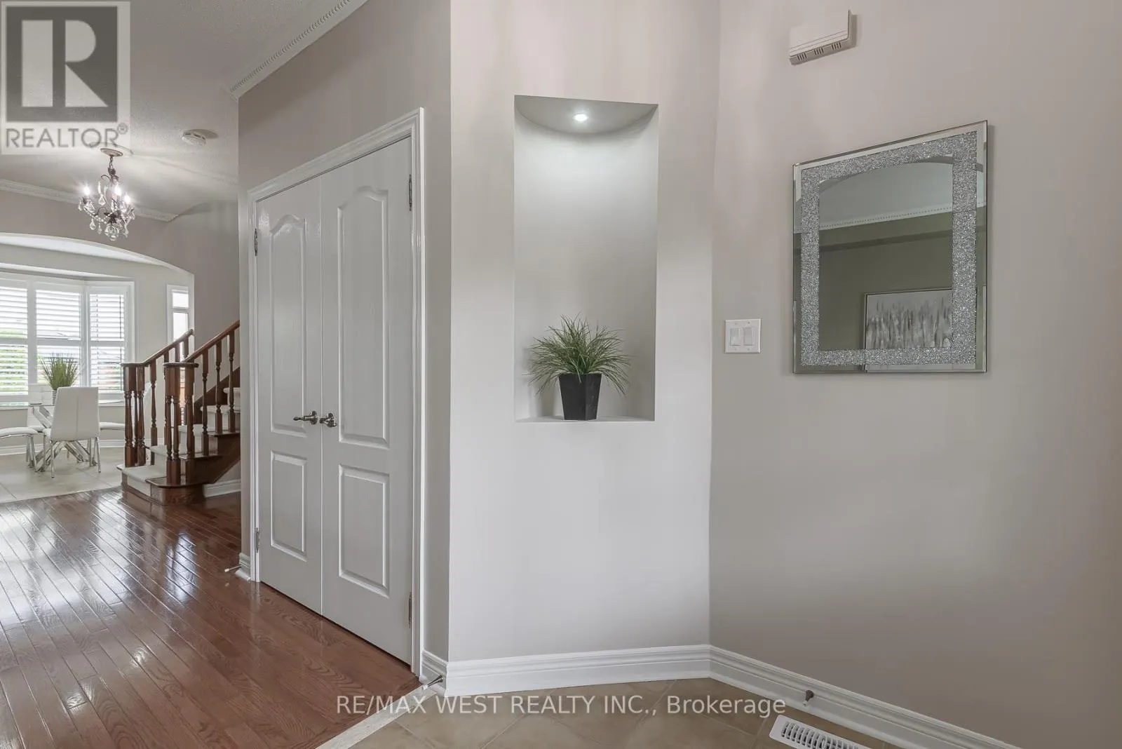 17 HAWKRIDGE TRAIL