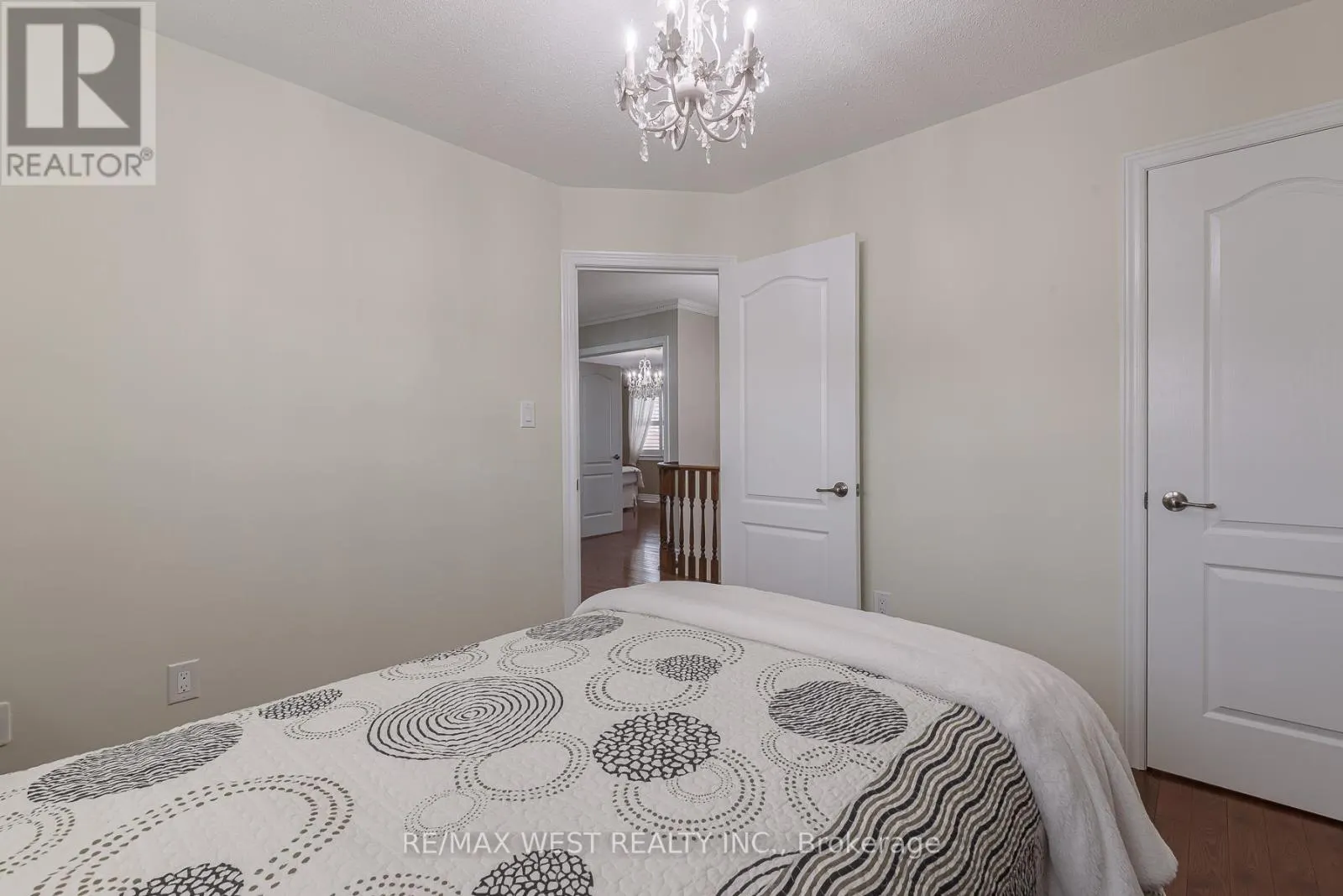 17 HAWKRIDGE TRAIL