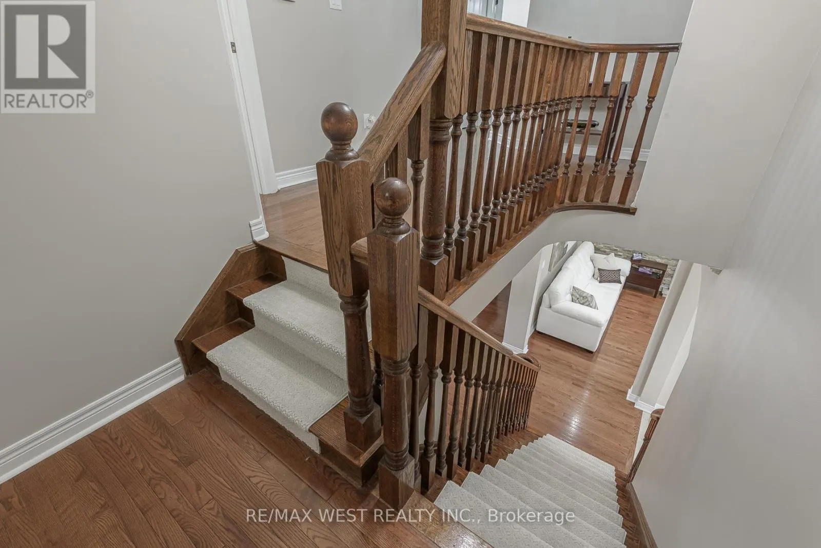 17 HAWKRIDGE TRAIL