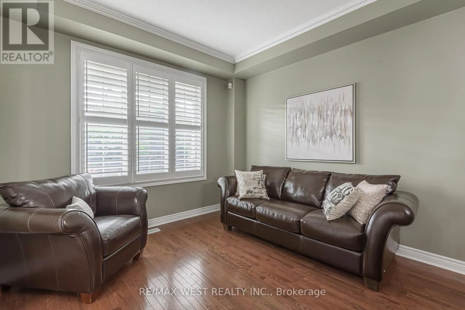 17 HAWKRIDGE TRAIL