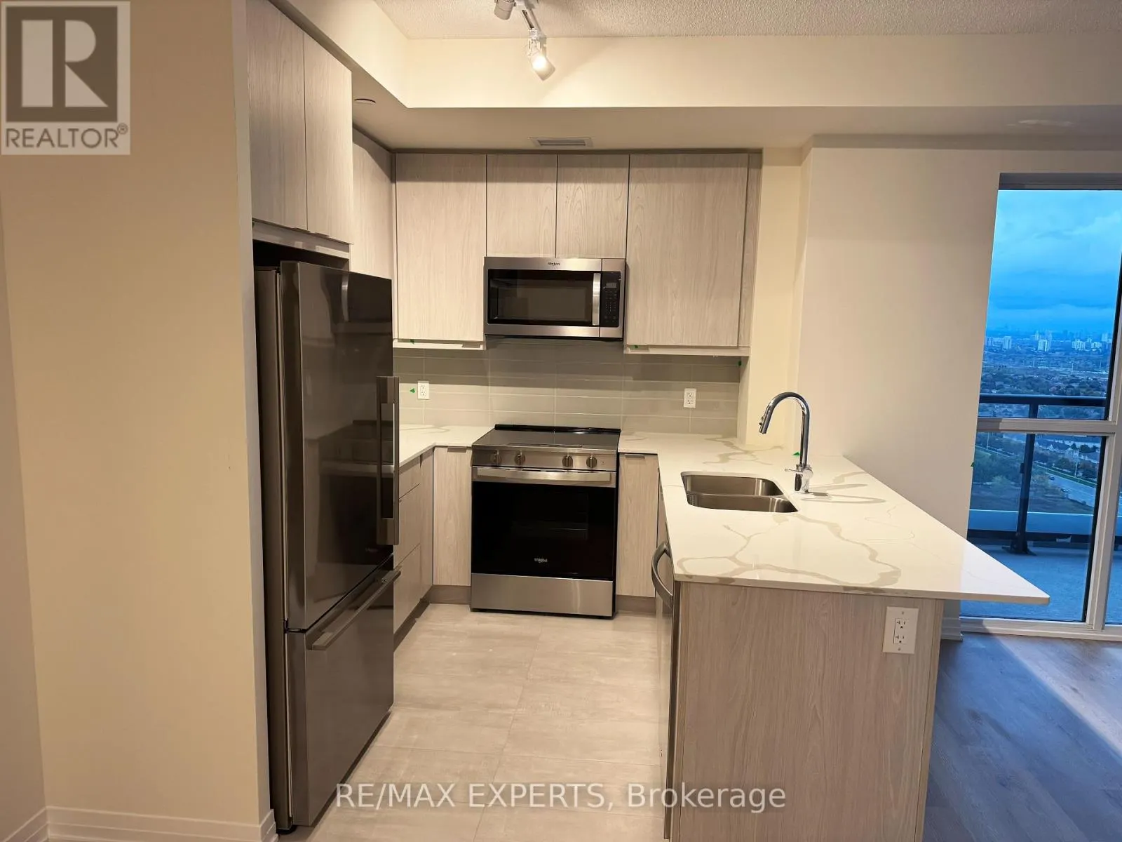 2701 - 15 WATERGARDEN DRIVE