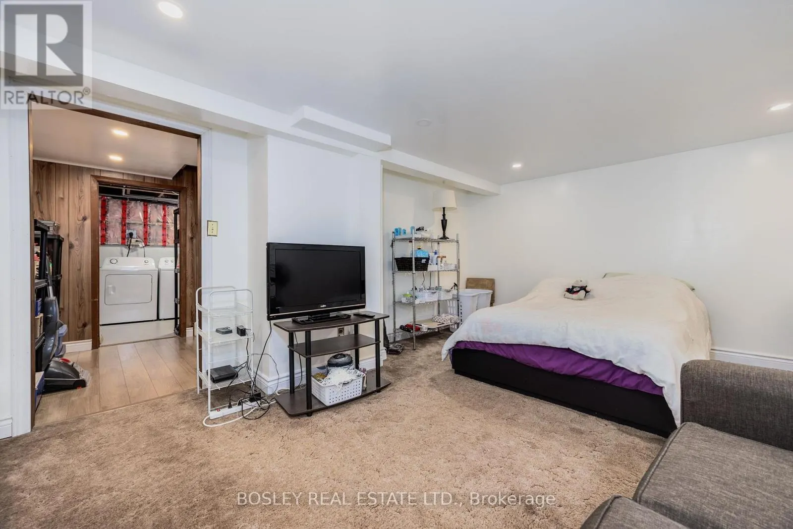 16 GRAND RIVER COURT