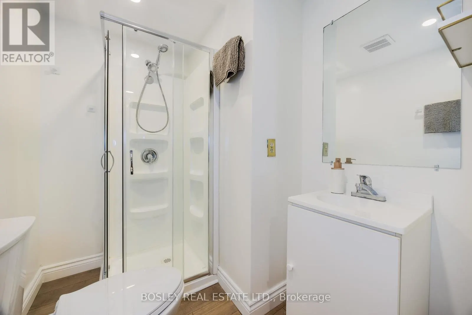 16 GRAND RIVER COURT