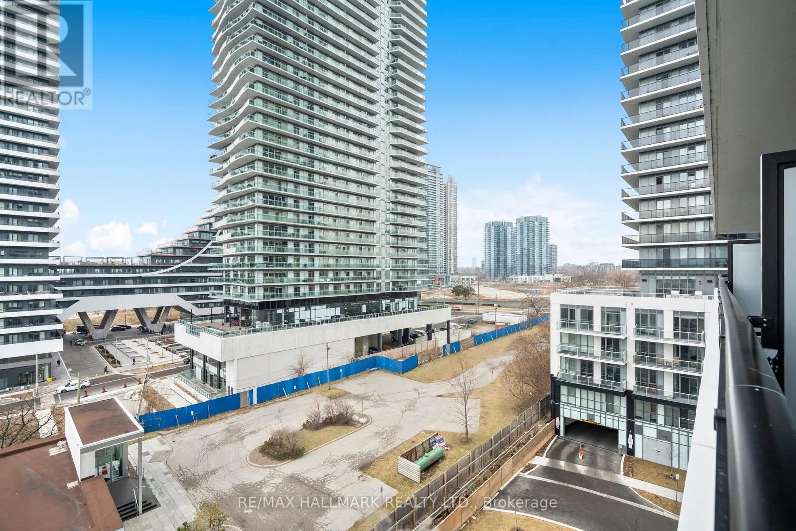 601 - 65 ANNIE CRAIG DRIVE