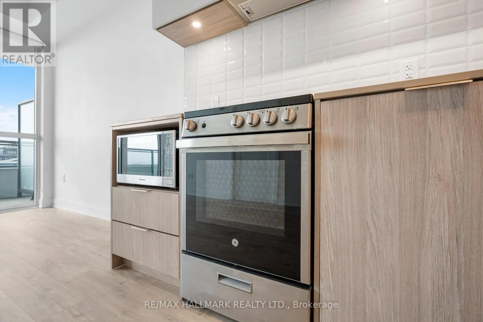 601 - 65 ANNIE CRAIG DRIVE