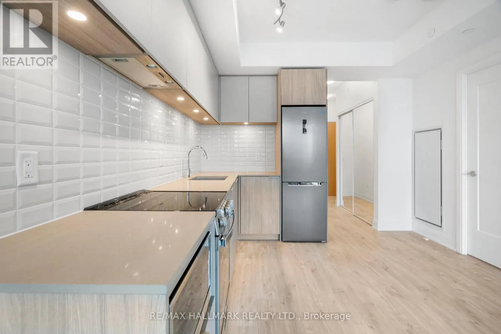 601 - 65 ANNIE CRAIG DRIVE