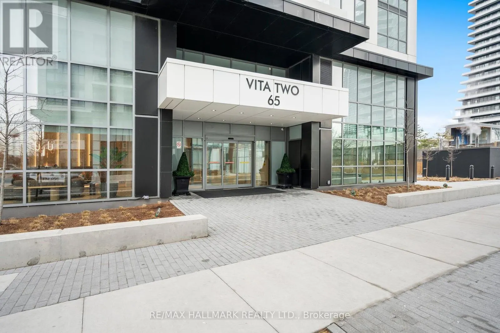 601 - 65 ANNIE CRAIG DRIVE