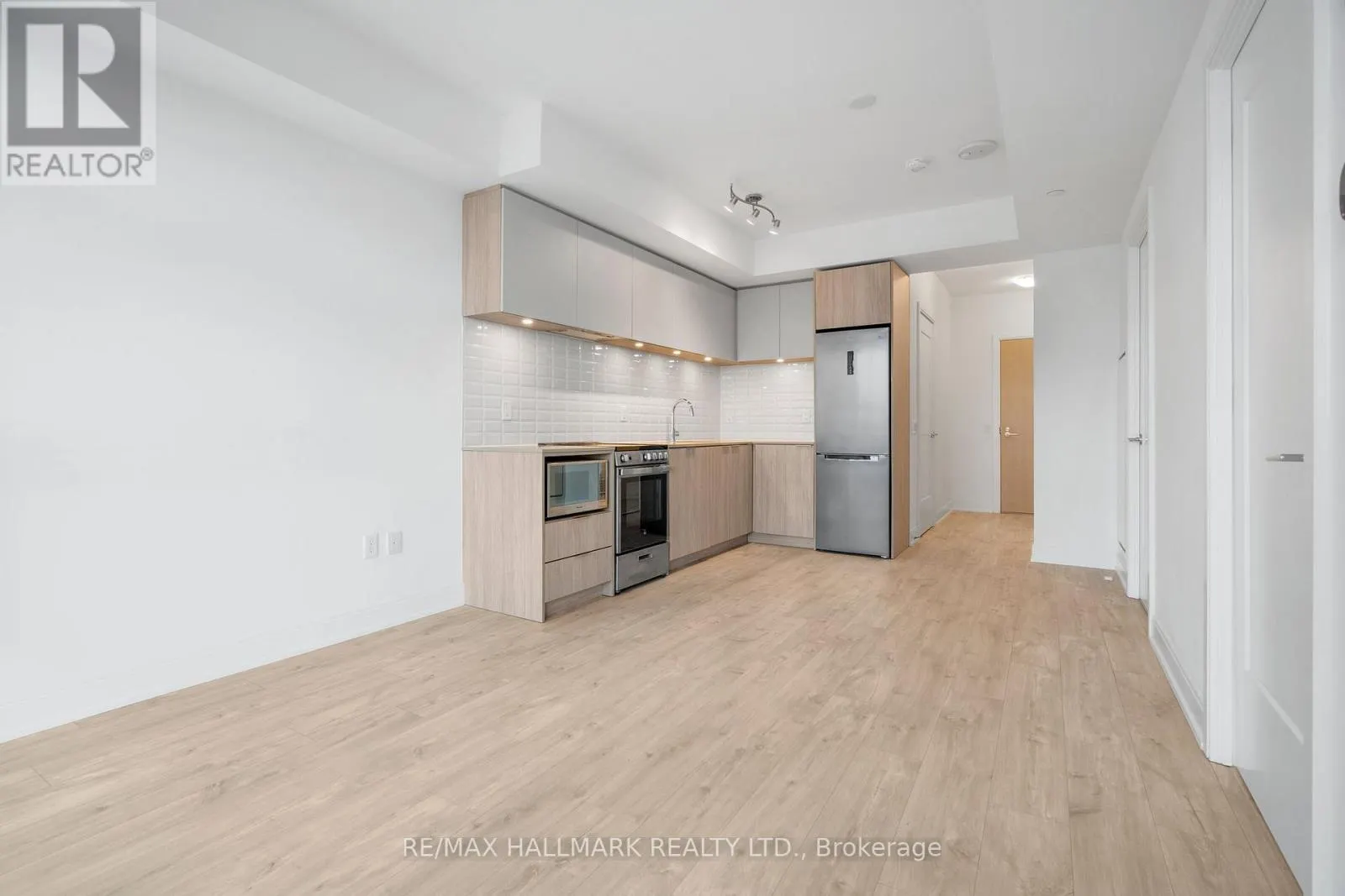 601 - 65 ANNIE CRAIG DRIVE
