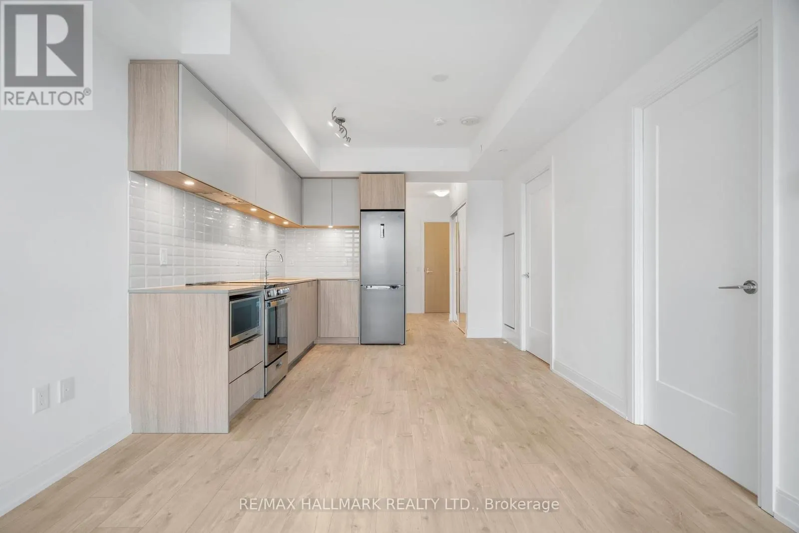 601 - 65 ANNIE CRAIG DRIVE