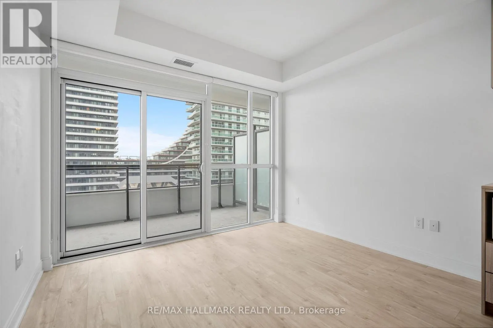 601 - 65 ANNIE CRAIG DRIVE