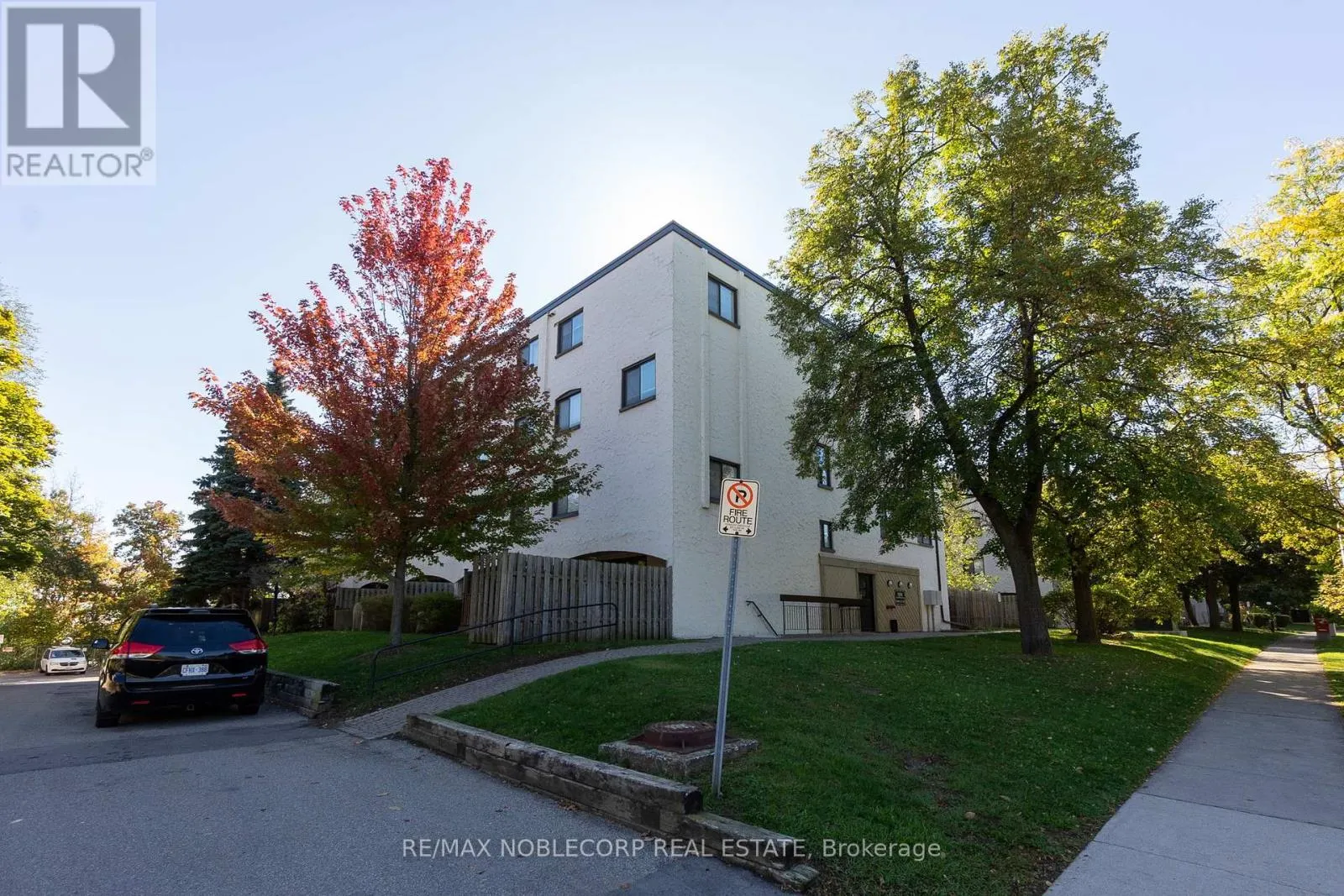 124 - 1050 FALGARWOOD DRIVE