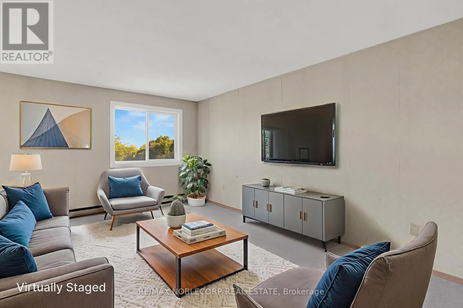 124 - 1050 FALGARWOOD DRIVE