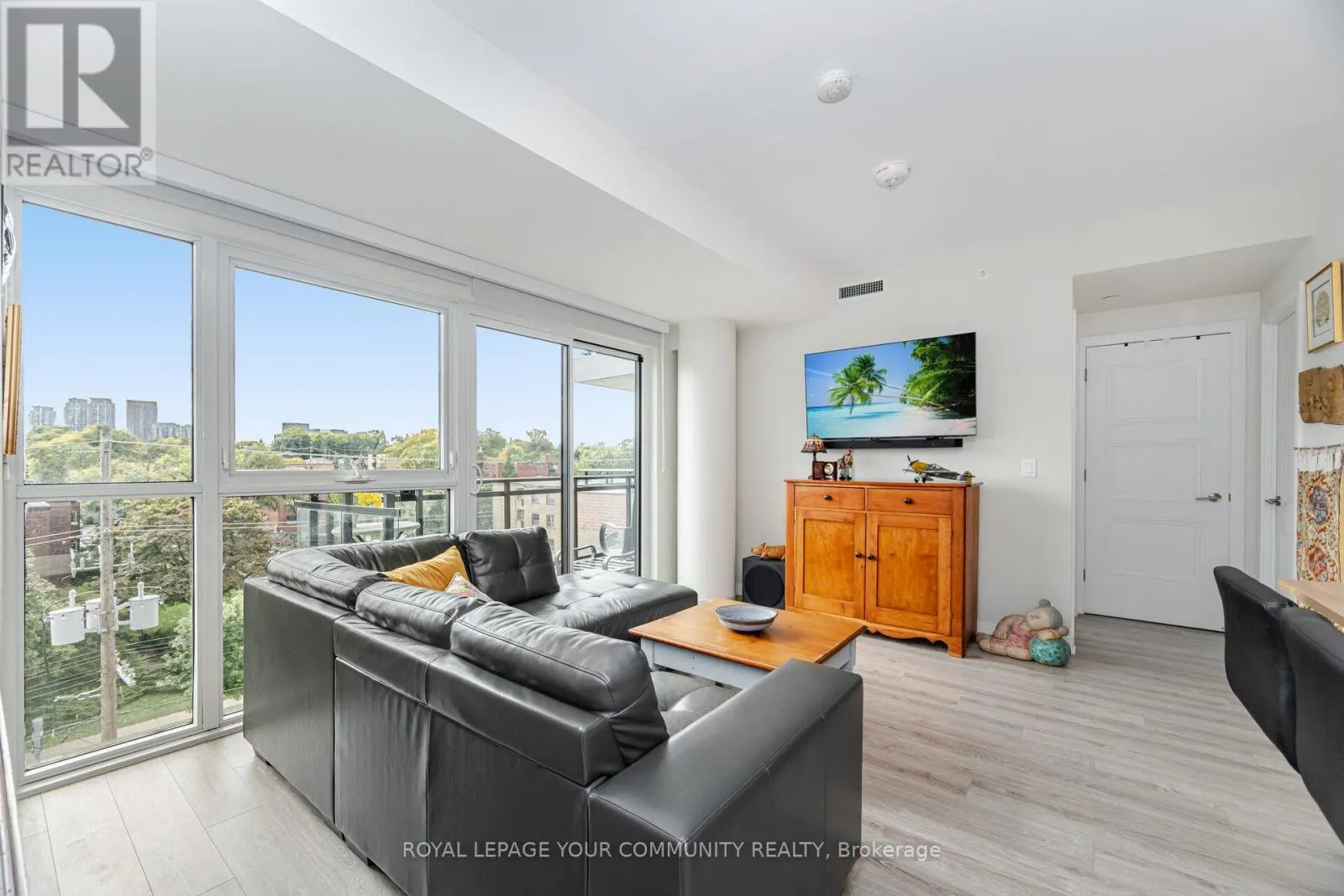 512 - 1 NEIGHBOURHOOD LANE