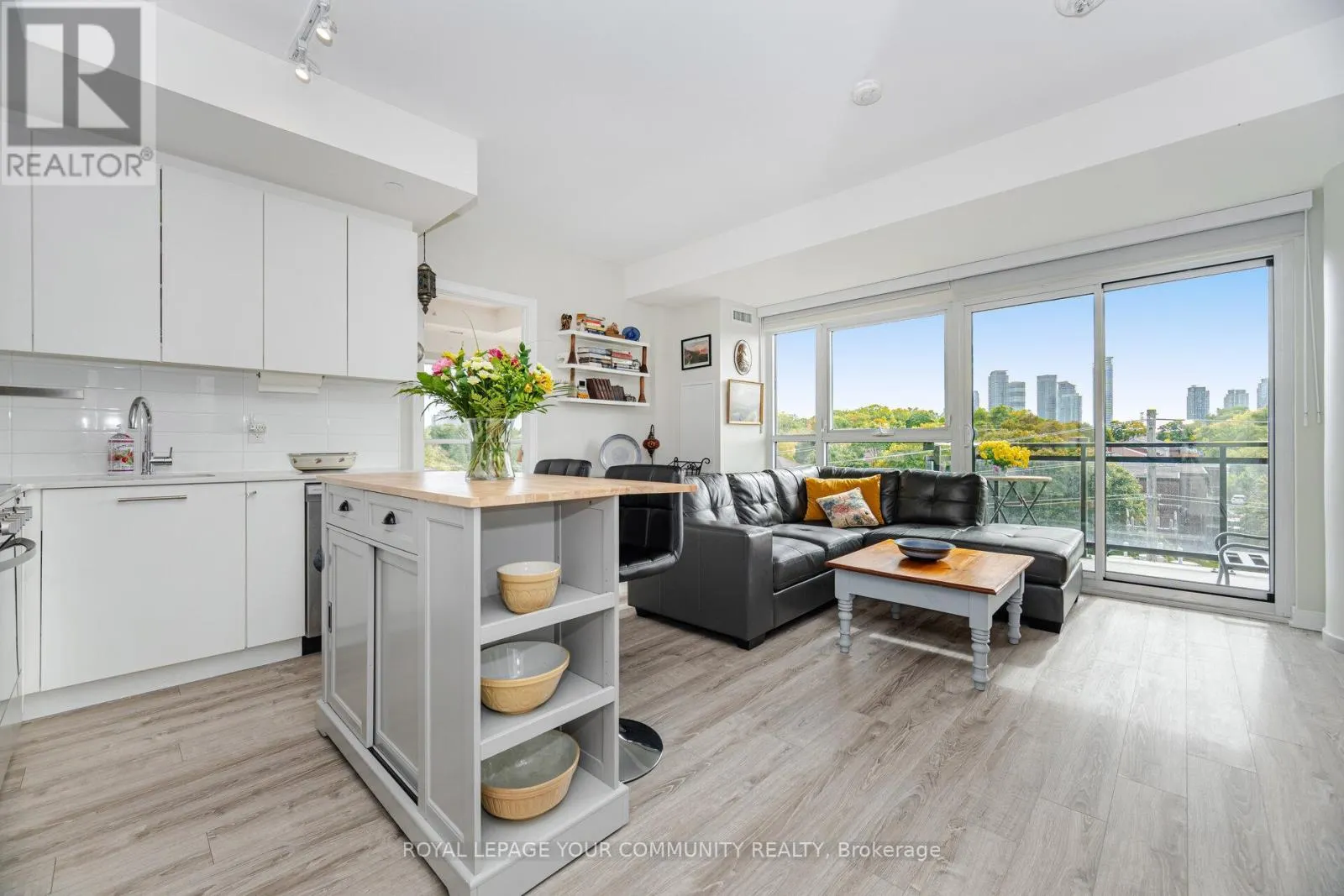 512 - 1 NEIGHBOURHOOD LANE