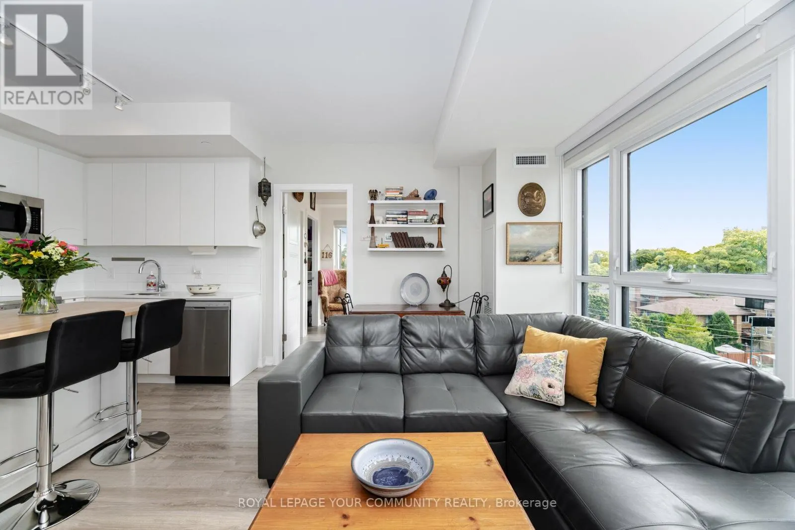 512 - 1 NEIGHBOURHOOD LANE