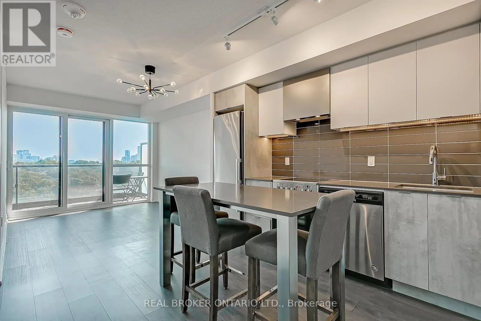 832 - 26 GIBBS ROAD
