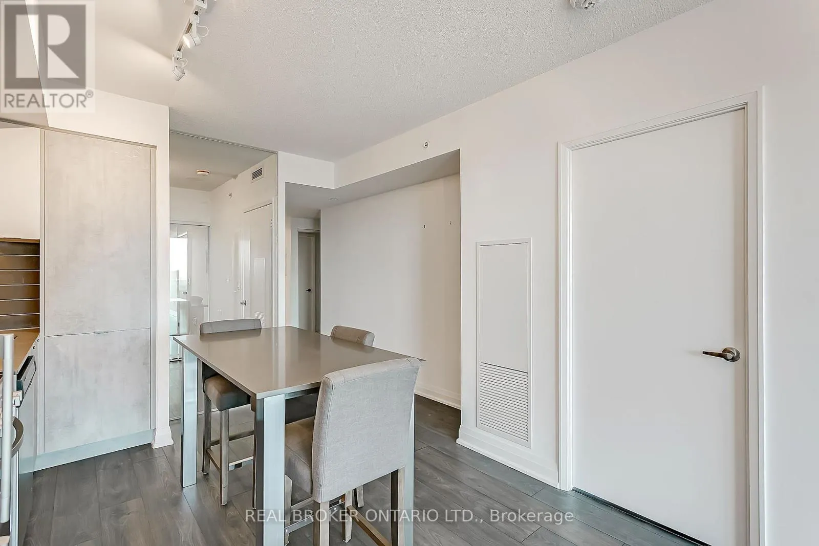 832 - 26 GIBBS ROAD