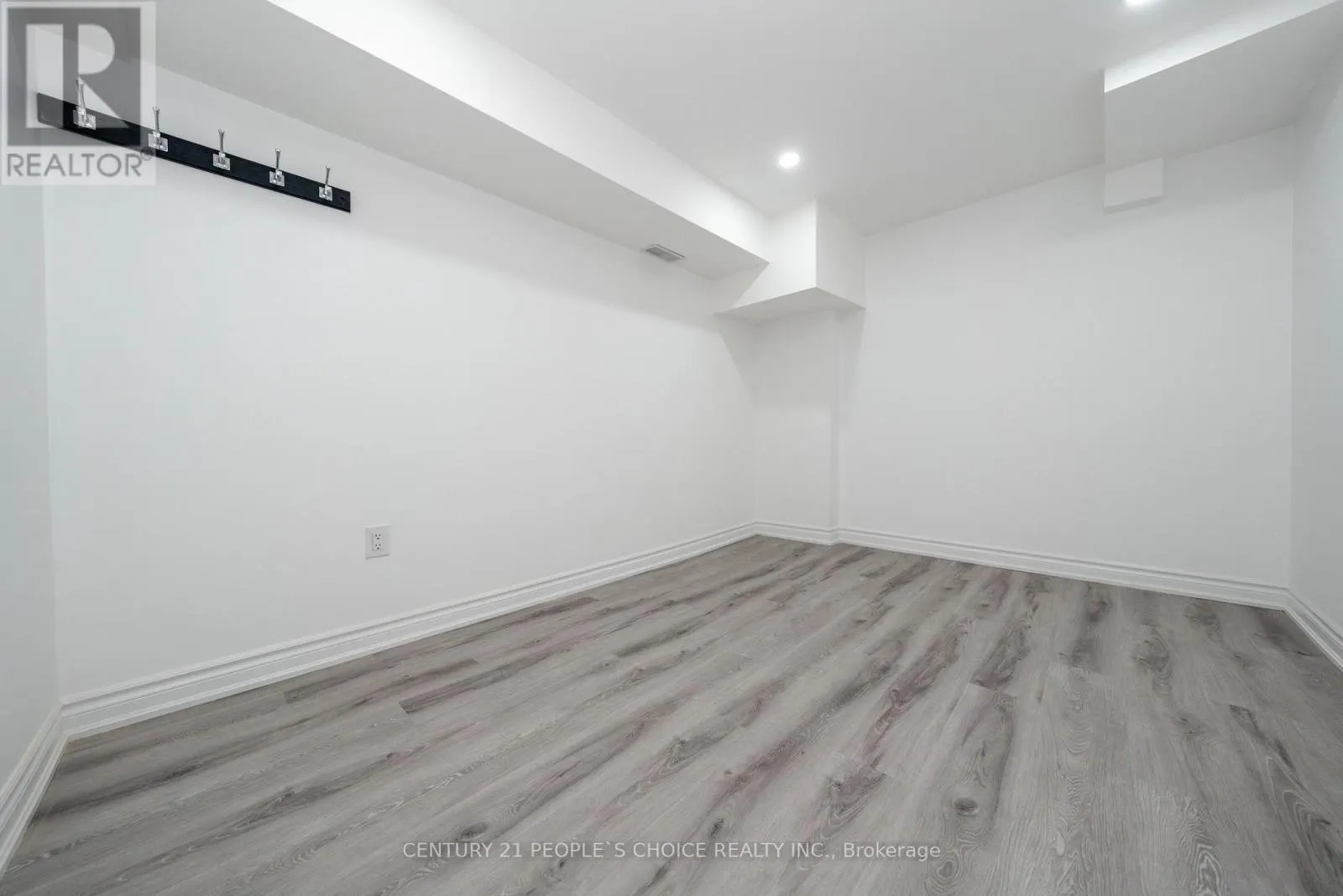28 - 7440 GOREWAY DRIVE