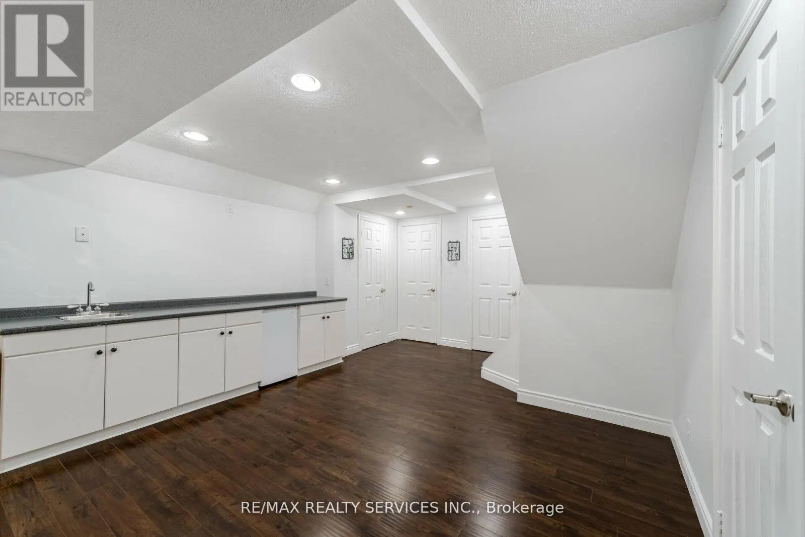 5749 GREENSBORO DRIVE