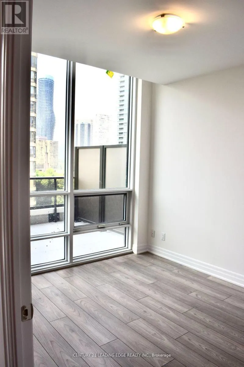 507 - 36 ELM DRIVE