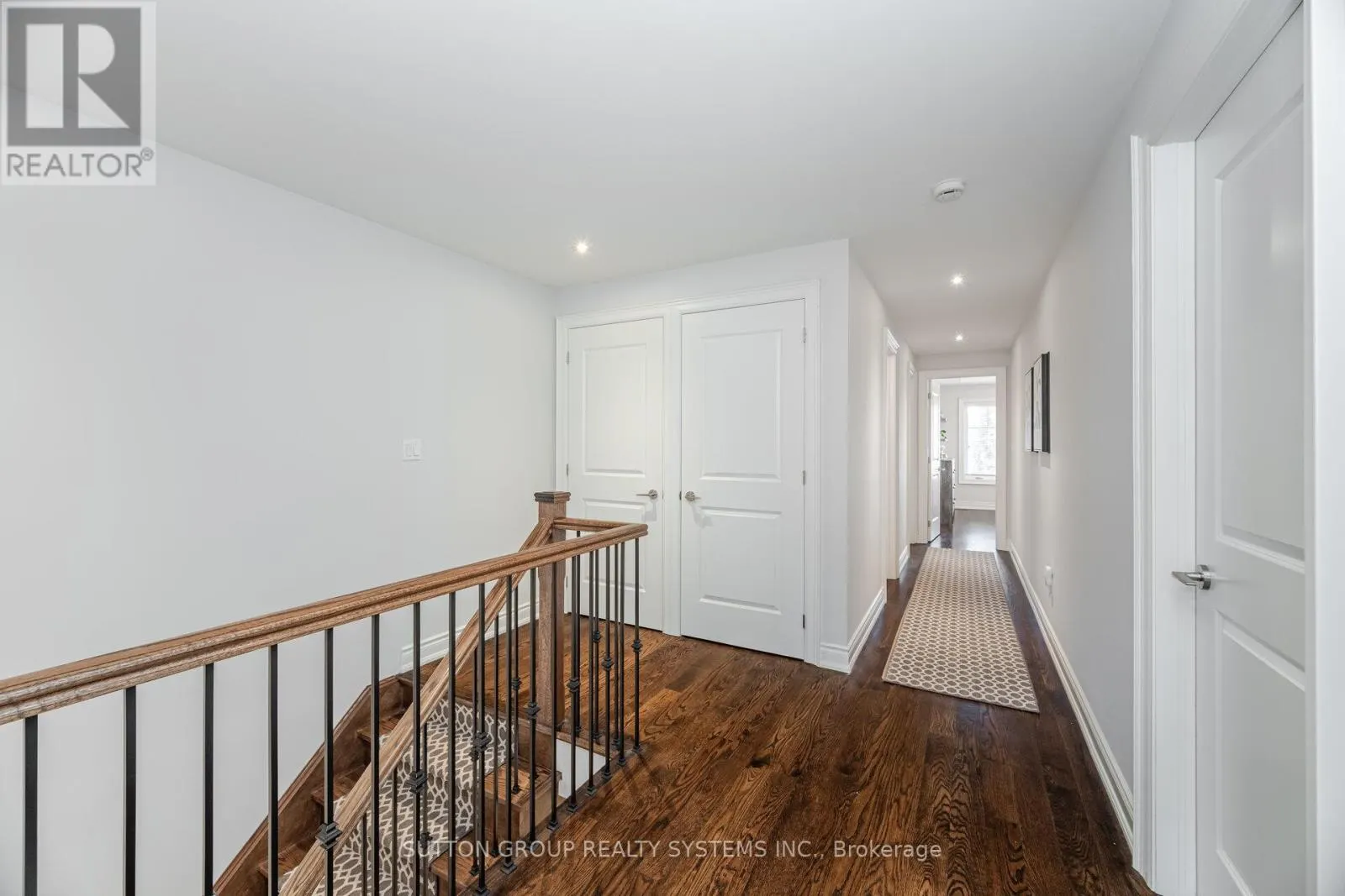 9 IROQUOIS AVENUE